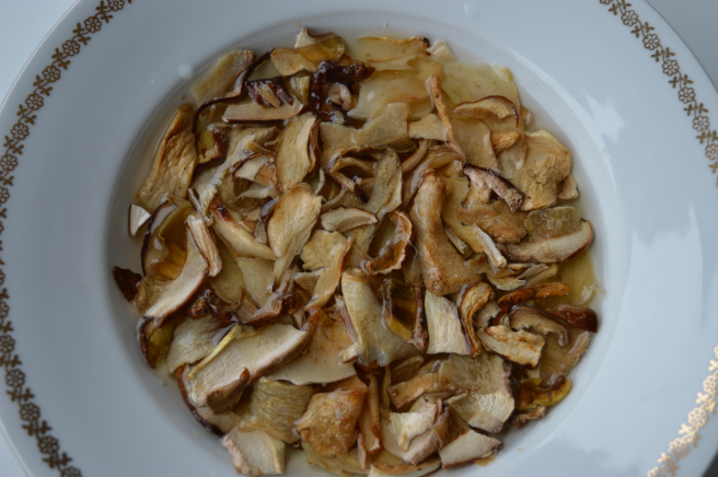 soaking dried mushrooms