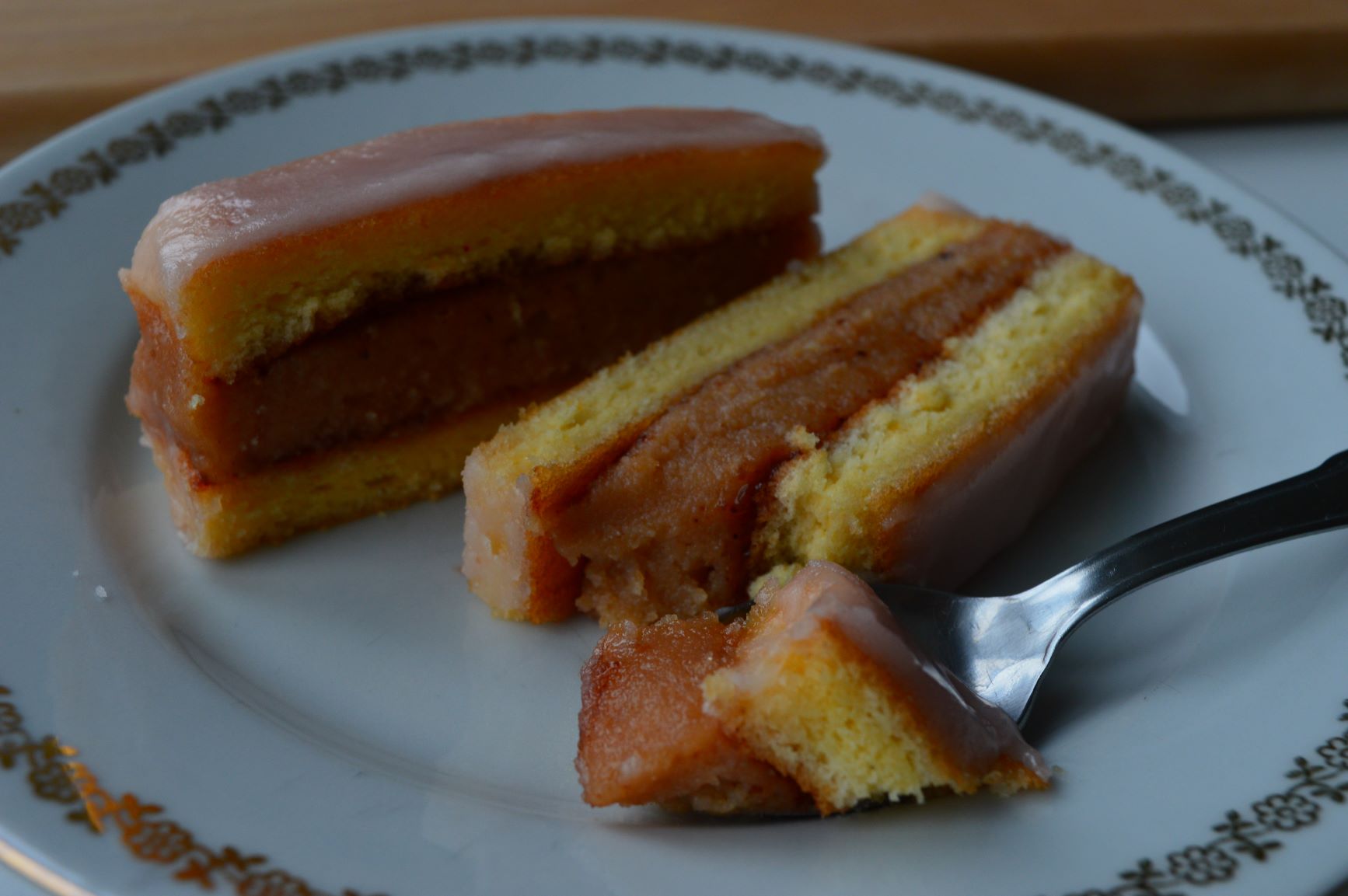 Punch-soaked sponge slices