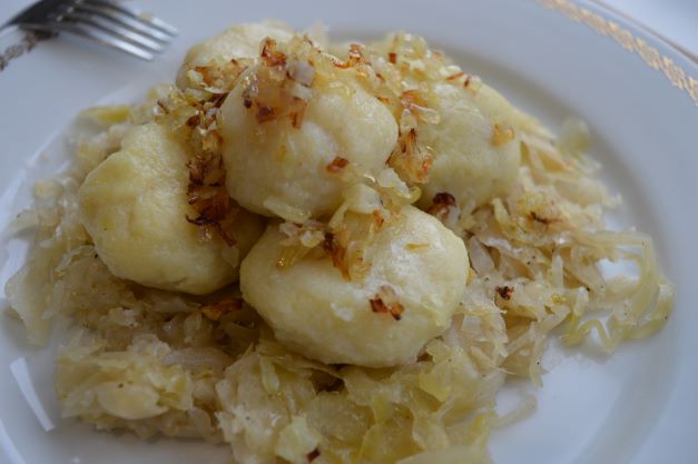 Minced Pork Potato Balls on&nbsp;Sauerkraut