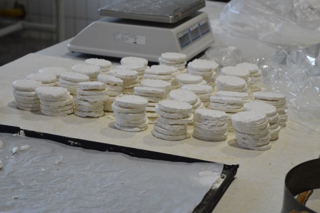 packing the laskonky dough