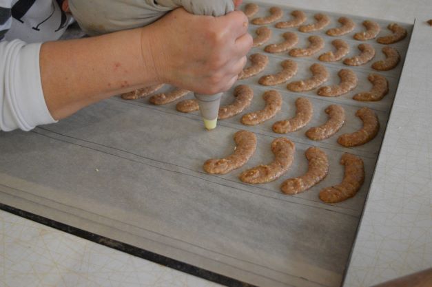 pressing nut rolls