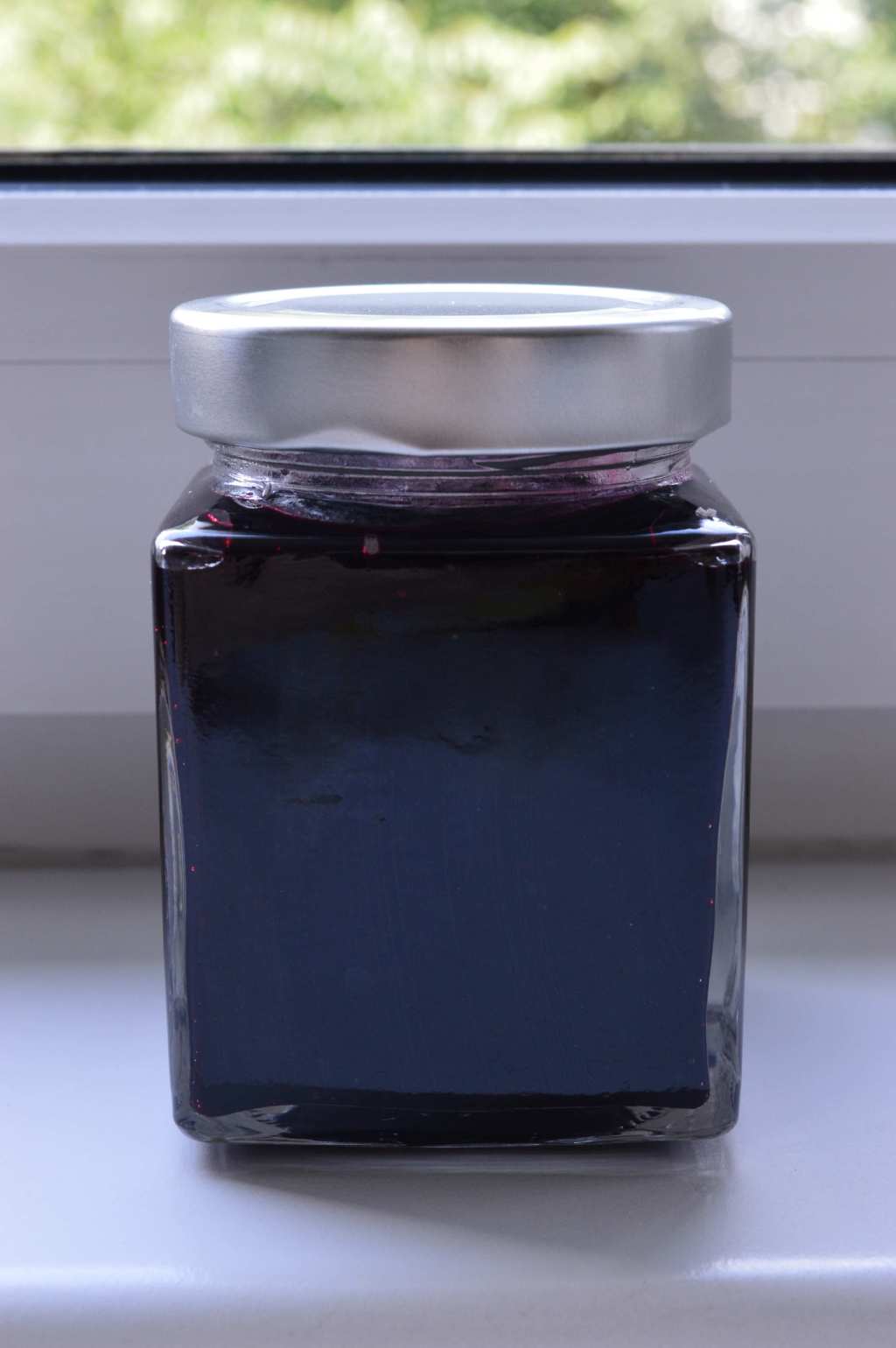 Easy Homemade Blackcurrant Jam from Fresh Garden&nbsp;Berries